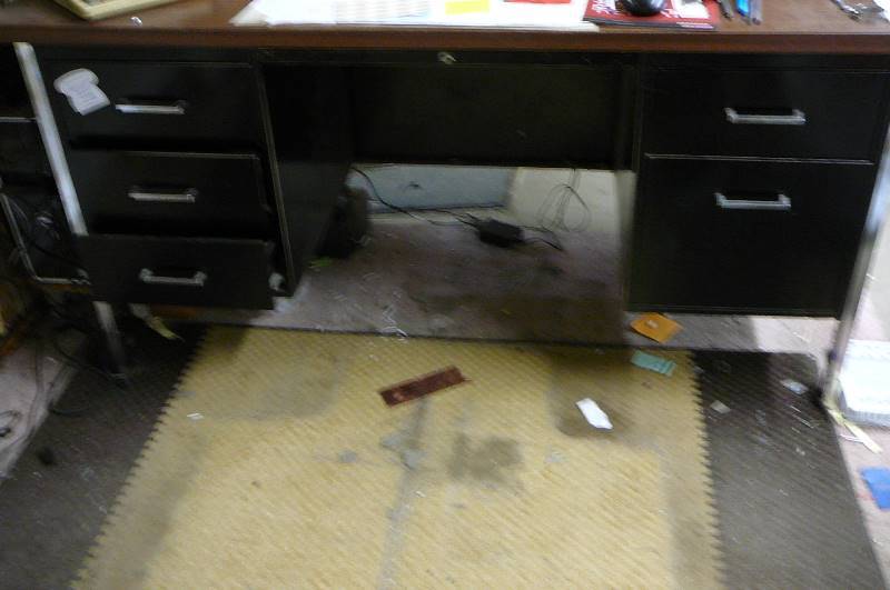 lot 419 image: Desk