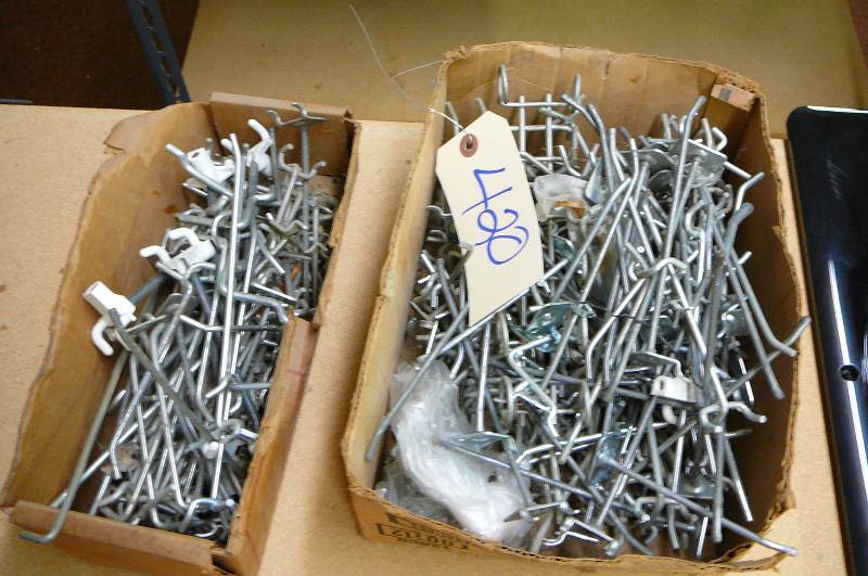 lot 420 image: Lot Of Peg Board Hooks