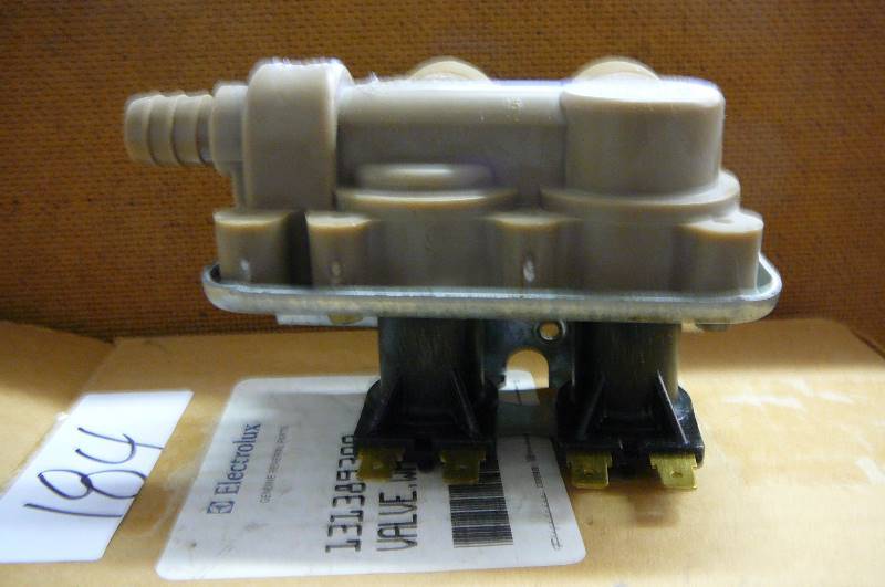 lot 184 image: Lot of Misc. electronic parts