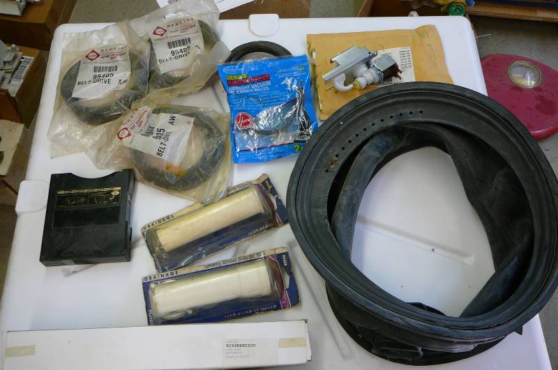 lot 190 image: Lot of Misc. electronic parts