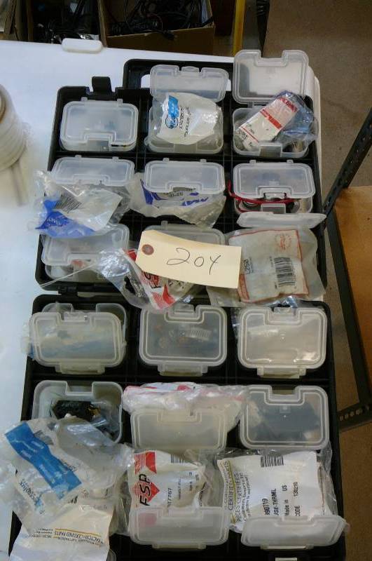 lot 204 image: Lot of Misc. electronic parts