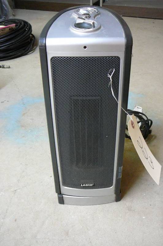lot 223 image: Lasro Electric Heater