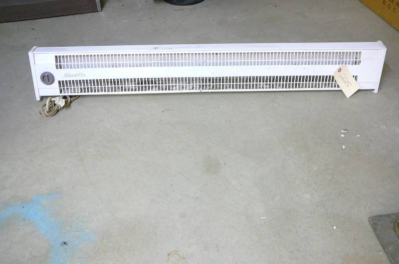 lot 225 image: Baseboard Heater