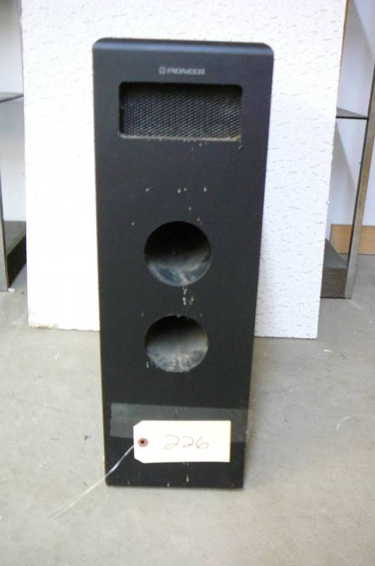 lot 226 image: Speaker wire