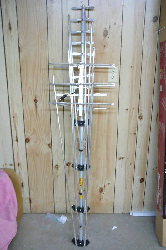 lot 239 image: Antenna