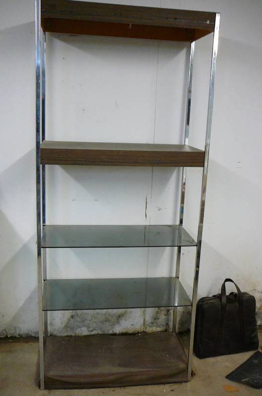 lot 263 image: Shelf with glass shelves