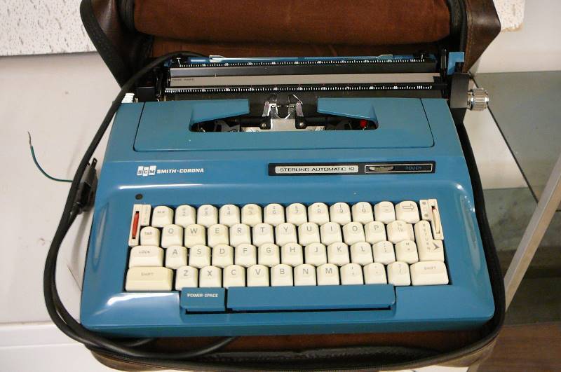 lot 264 image: Electric Type writer & travel Bag