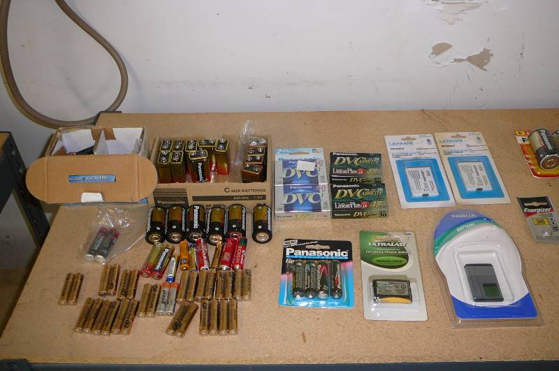 lot 270 image: Lot of Batteries