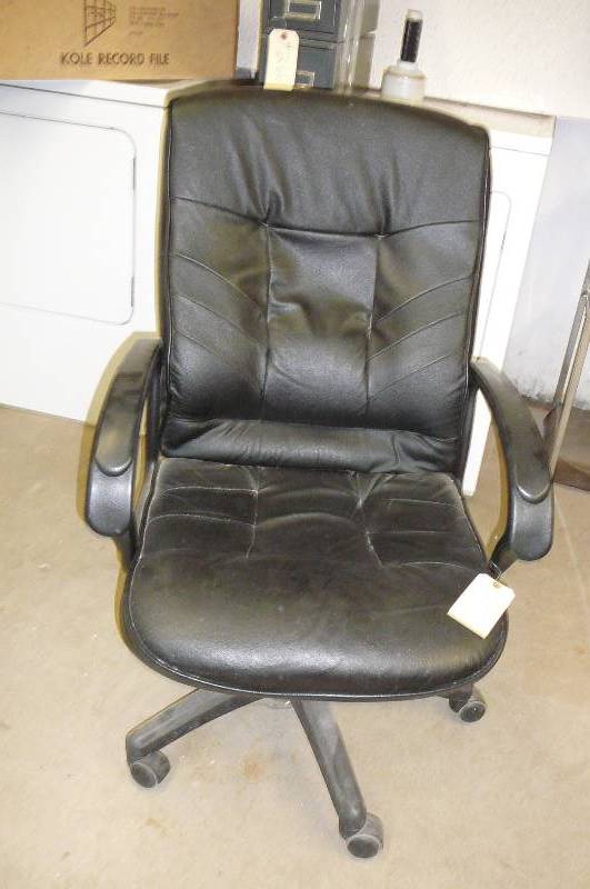 lot 271 image: Office Chair with wheels