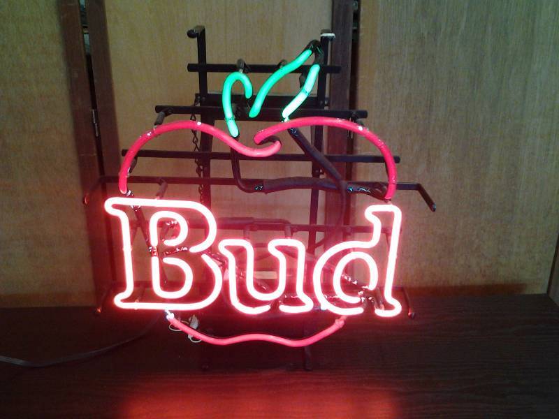 lot 5 image: Anheuser-Bush Neon Bud Apple Sign