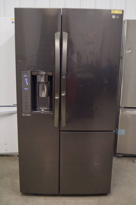 lot 1 image: LG FridgeFreezer