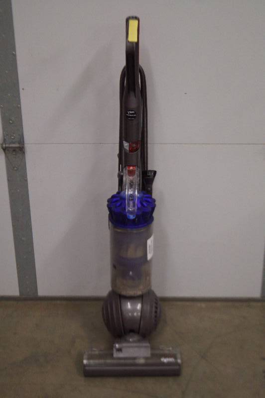 lot 17 image: Dyson Ball Vacuum