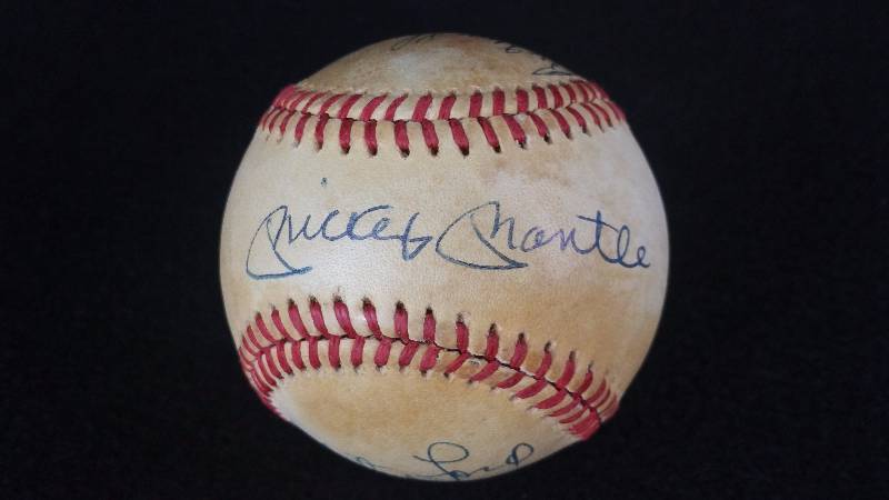 lot 1 image: Mickey Mantle Autographed Baseball JSA Authenticated
