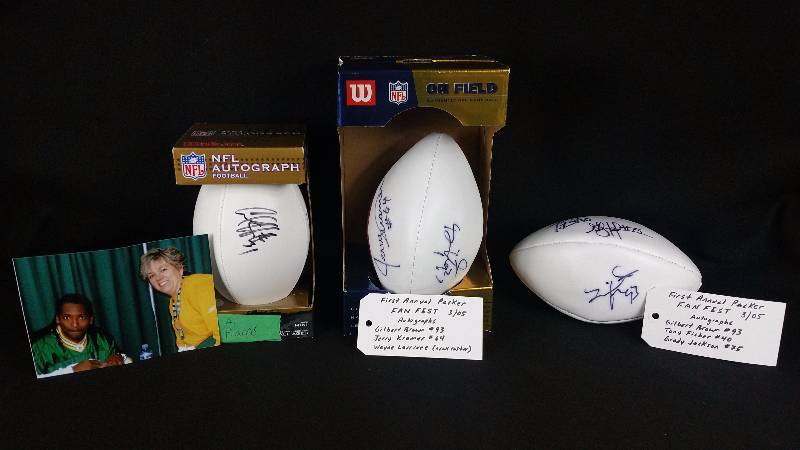 lot 10 image: Green Bay Packers Autographed Footballs