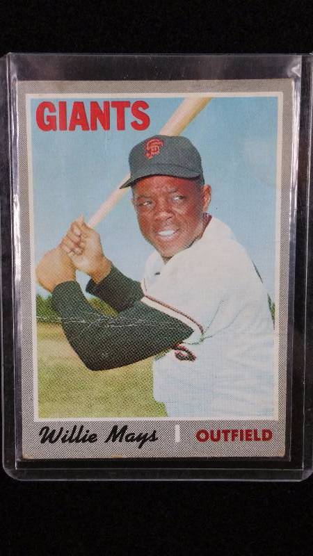 lot 32 image: 1970 Willie Mays Topps Baseball Card