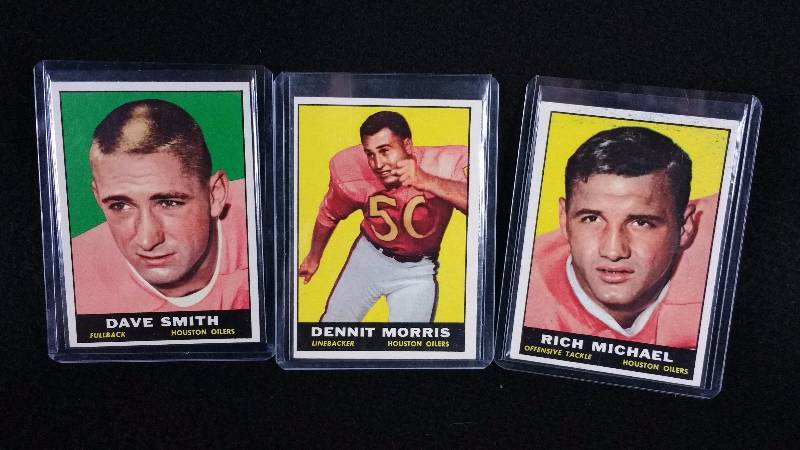 lot 39 image: 1961 Topps Football Cards