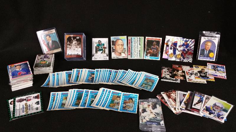 lot 72 image: 1982 Kelloggs 3D Baseball Cards, Stars, Rookies, and More