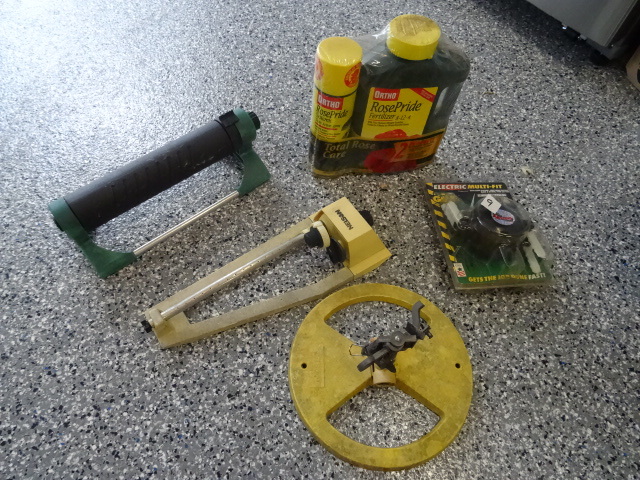 lot 9 image: Grass Gator Multifit Grass Trimmer,