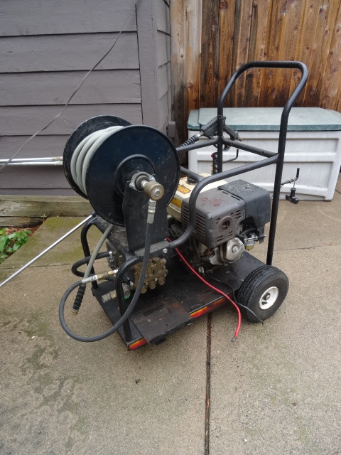 lot 20 image: 13 HP Honda Pressure Washer.