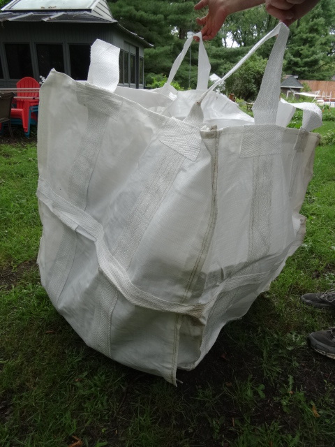 lot 33 image: Bundle Of Material Bags