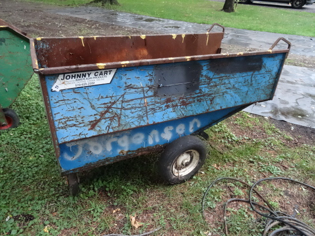 lot 62 image: Johnny Cart 3 Wheeled Dumping Hopper