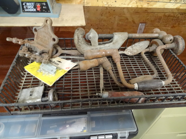 lot 94 image: Pipe Vise, Hand Drills, No. 12 Saunders, Pipe Cutter