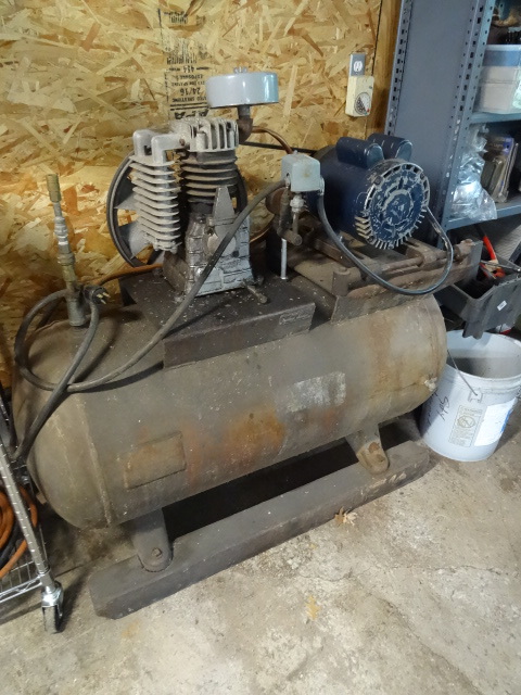 lot 105 image: 2 Stage Air Compressor 175 PSI,