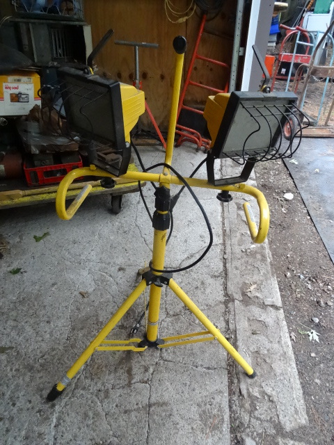 lot 126 image: Double Halogen Tripod Light