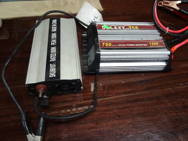 lot 135 image: 2 Power Inverters 750 Watt And 800 Watt