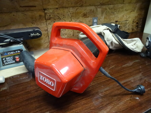 lot 139 image: Toro VacuumBlower 120 Volt Electric