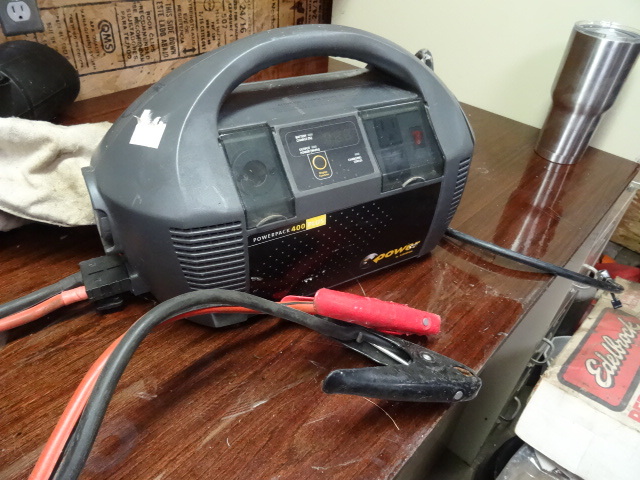 lot 140 image: Power Pack 400 Plus Jumper Pack,