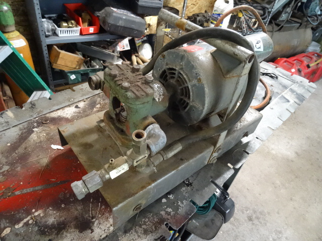 lot 143 image: Electric Pressure Washer Teel