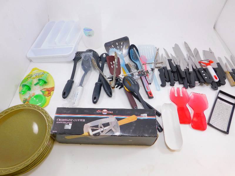 lot 65 image: New and Used Kitchen Utensils