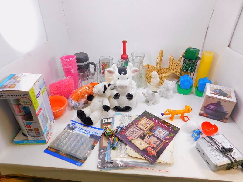 lot 66 image: Lot of Various Items