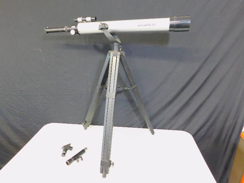 lot 68 image: Bushnell Telescope