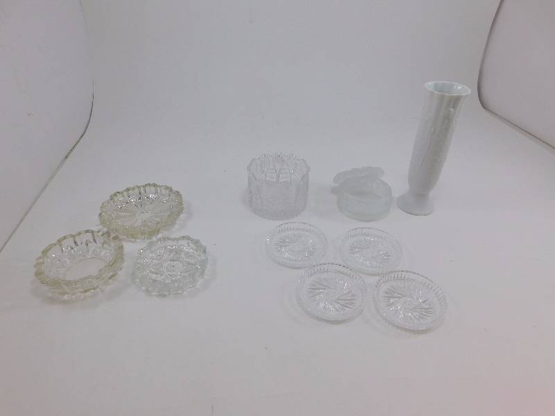 lot 22 image: Czech Crystal Glass Items  Vintage Kaiser White Bisque Vase
