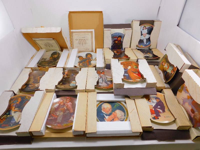 lot 28 image: Lot of Collectible Plates