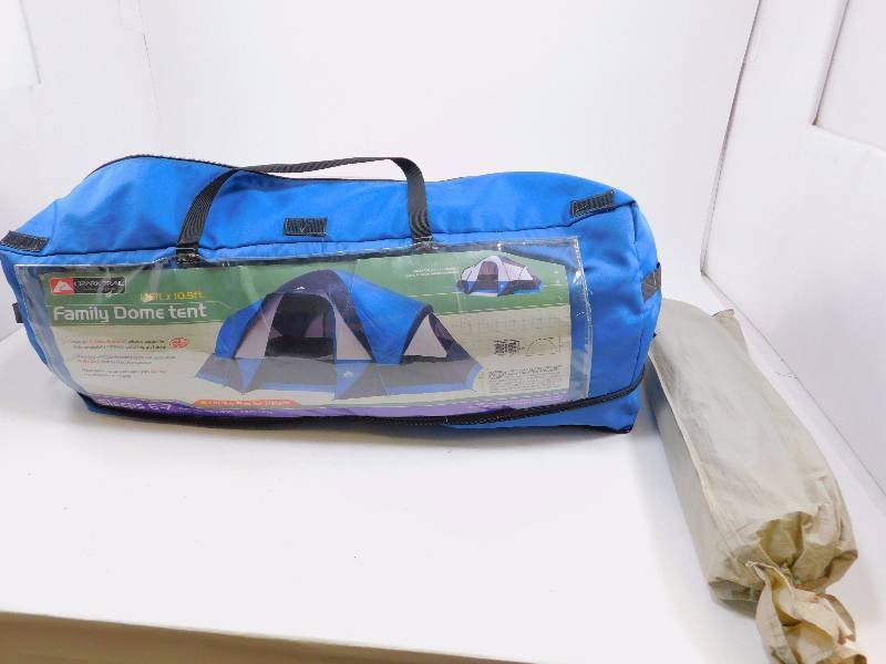 lot 37 image: 16 x 10.5 Dome Tent - Sleeps 7