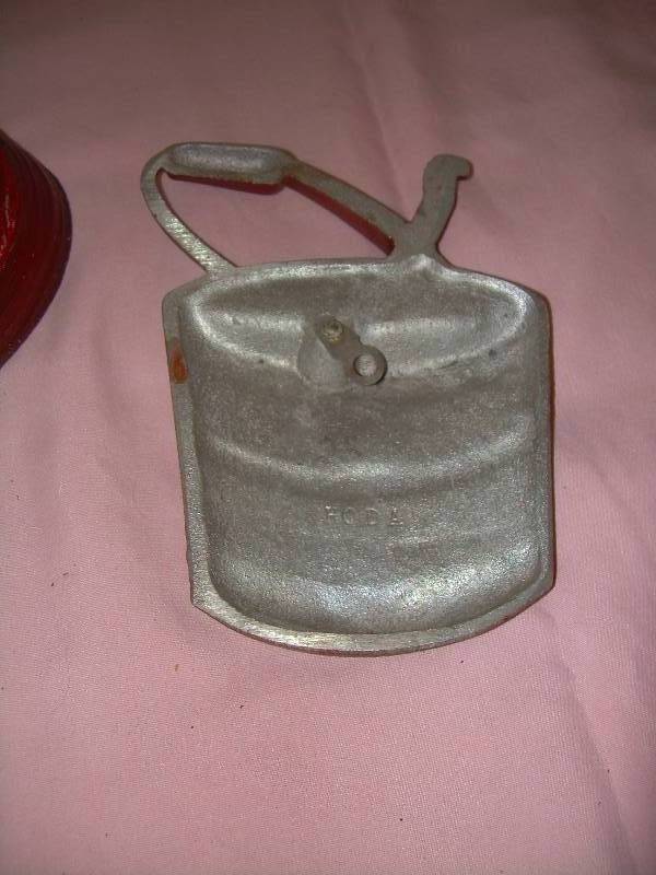 VINTAGE METAL WALL HANGINGS