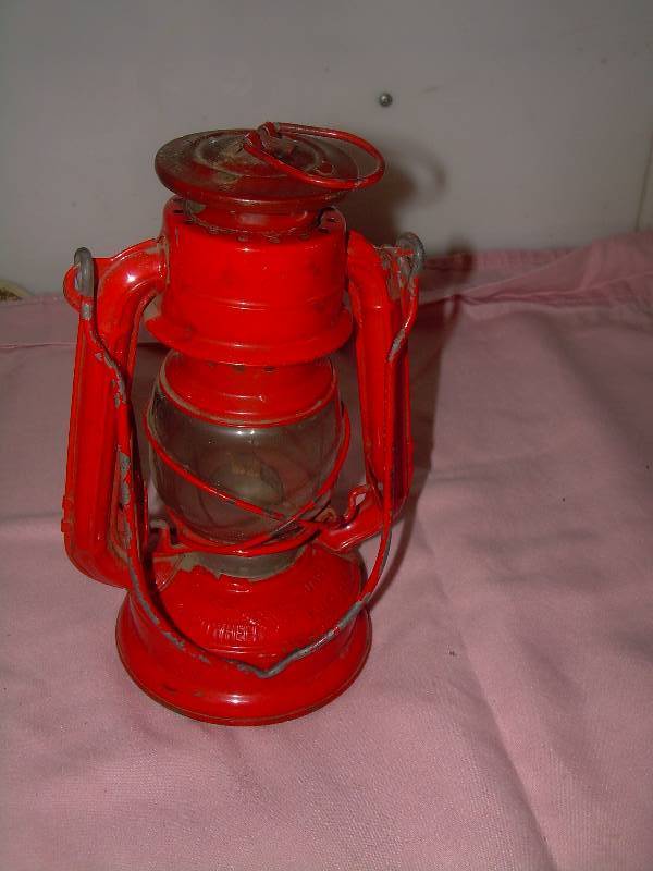 VINTAGE RED WINGED WHEEL 350 LANTERN