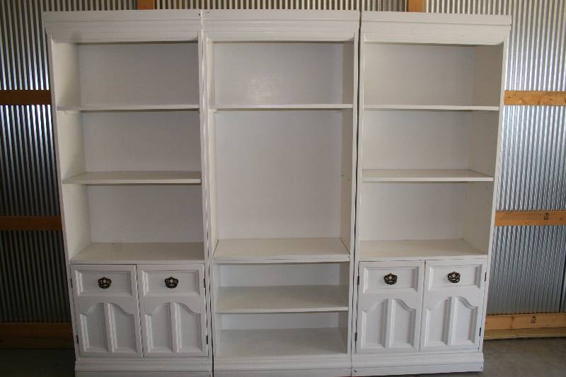 lot 6 image: Shelves