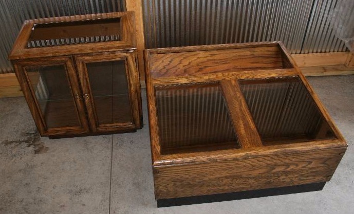 lot 9 image: Coffee Table and Side Table