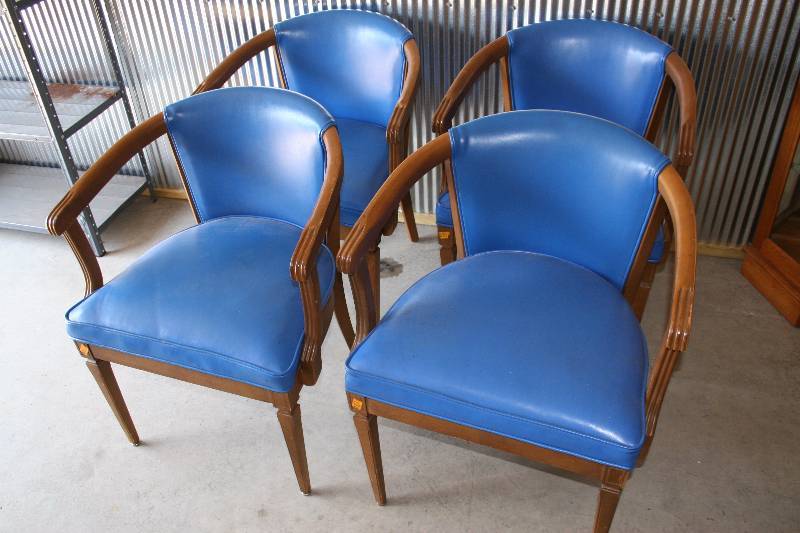 lot 11 image: Set of Chairs