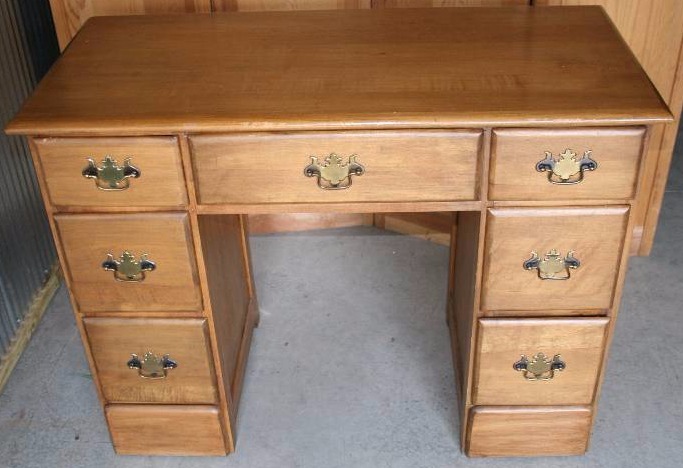 lot 17 image: Wooden Desk