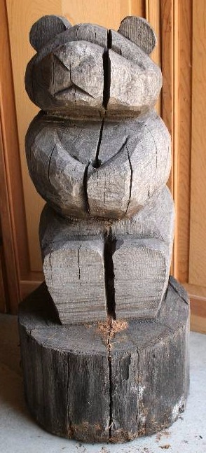 lot 24 image: Wooden Bear