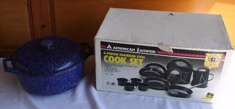 lot 45 image: Cook ware