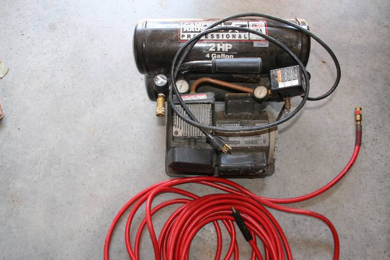 lot 77 image: Air Compressor