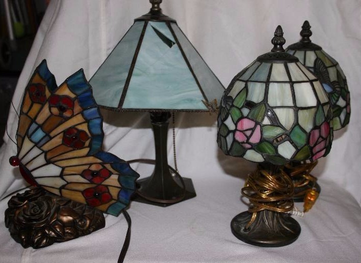 lot 98 image: Small Decorative Lamps