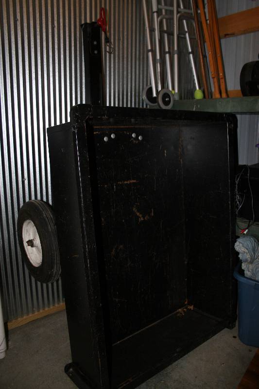 lot 102 image: Yard Trailer