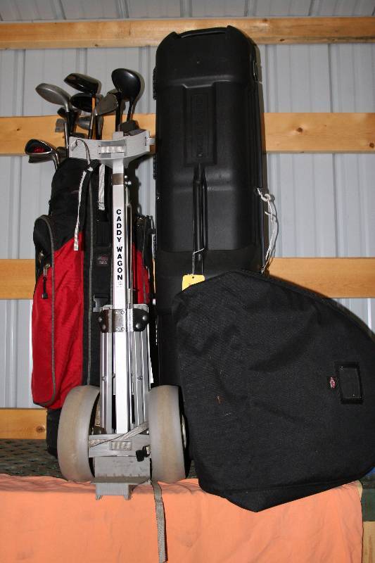 lot 105 image: Golfing Equipment